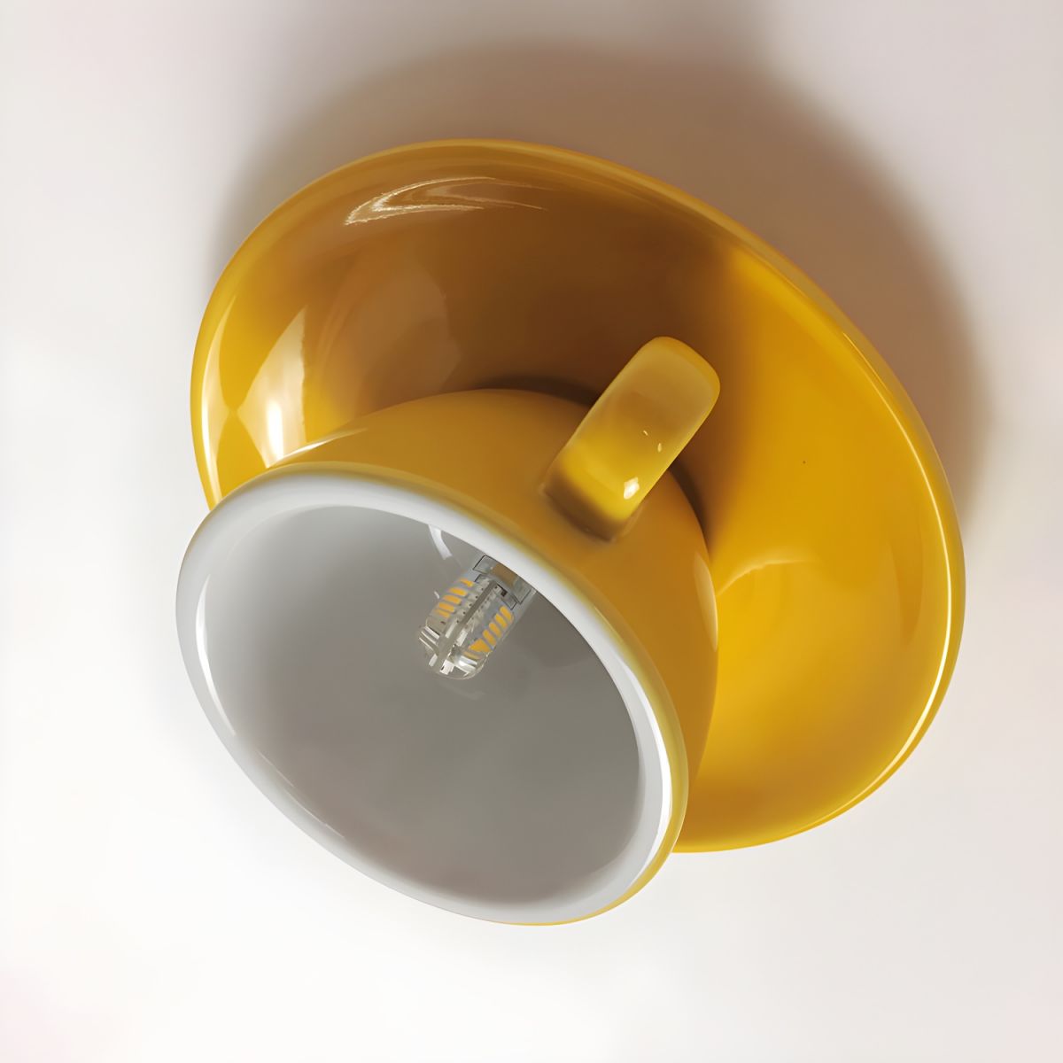 Lámpara de techo Arto con forma de taza de té