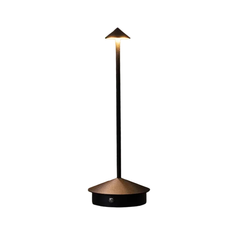 Lámpara de mesa cónica Niraava