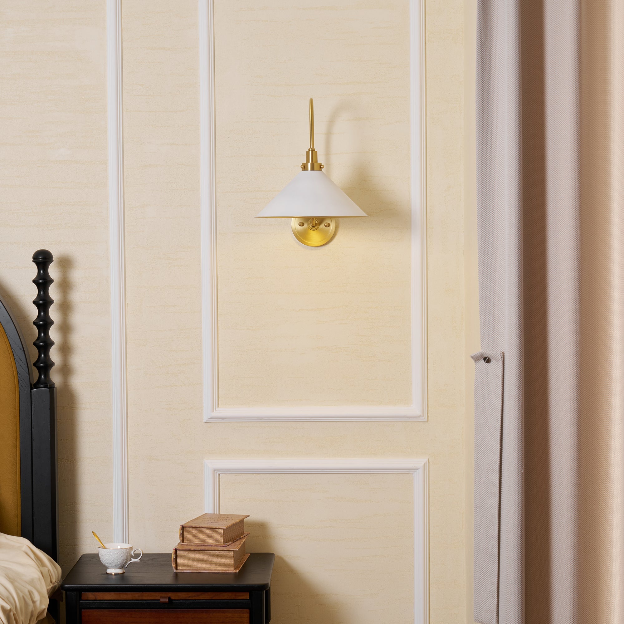 Aplique de pared cónico Loraila