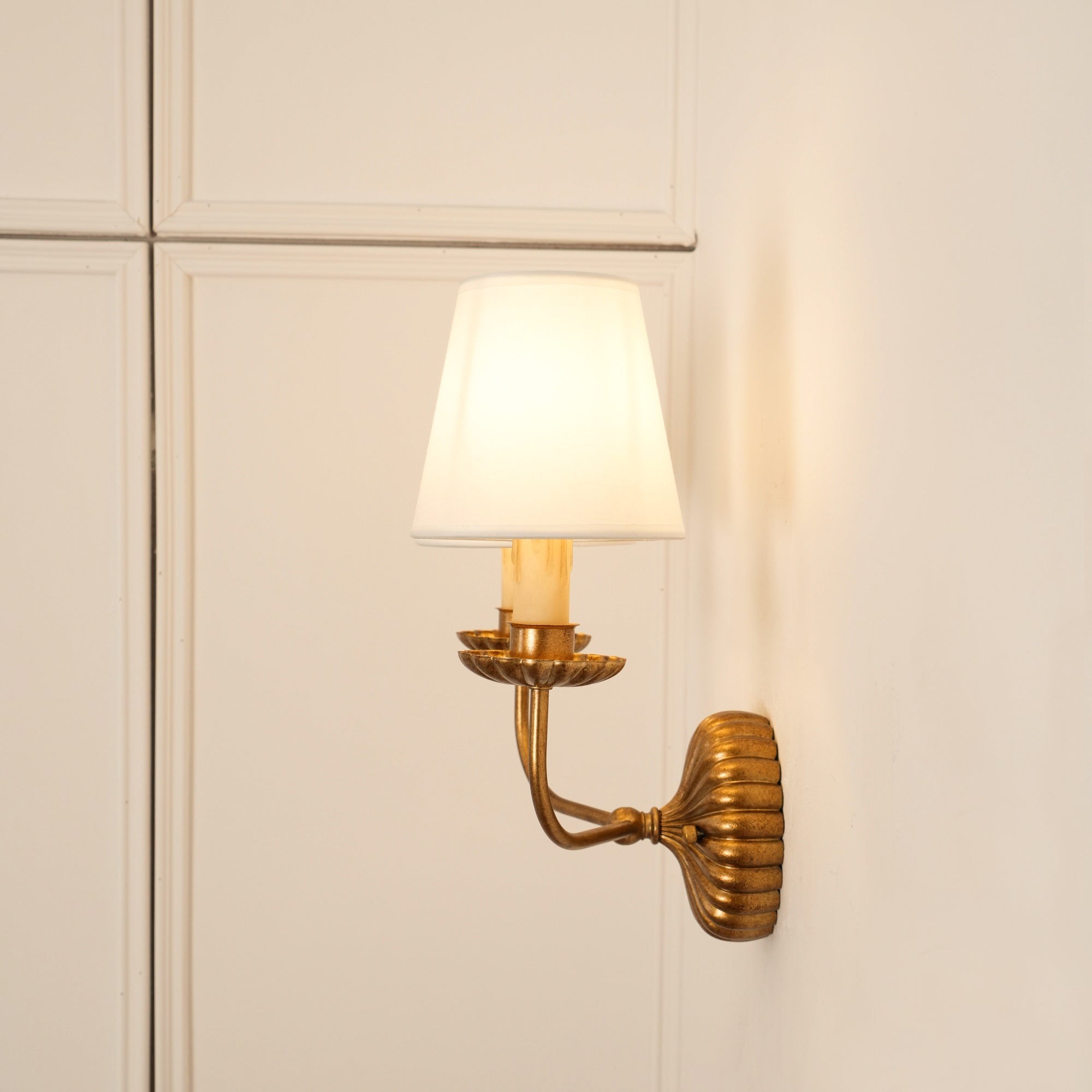 Aplique de pared Cruzea
