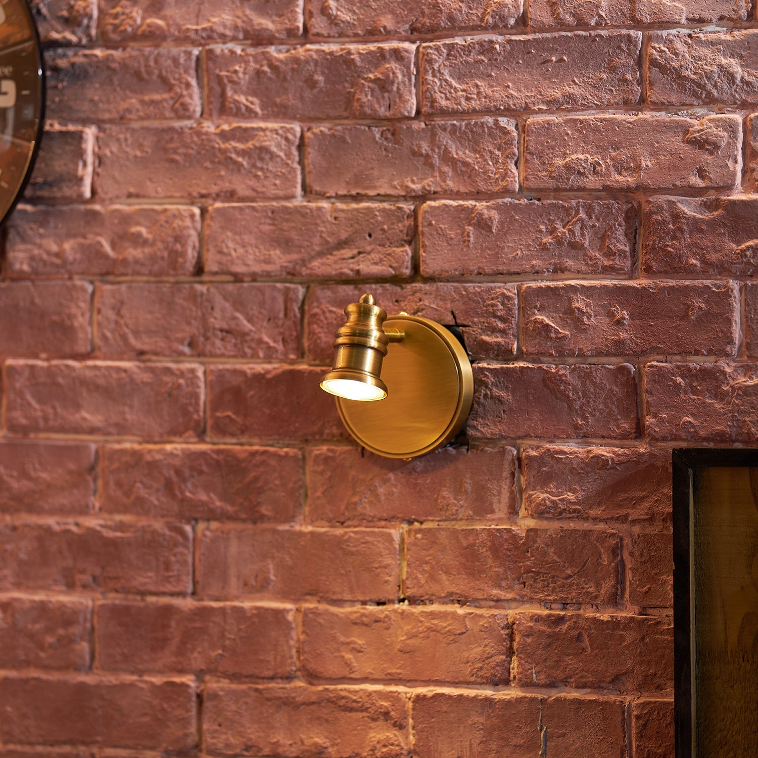 Aplique de pared lineal Moraento