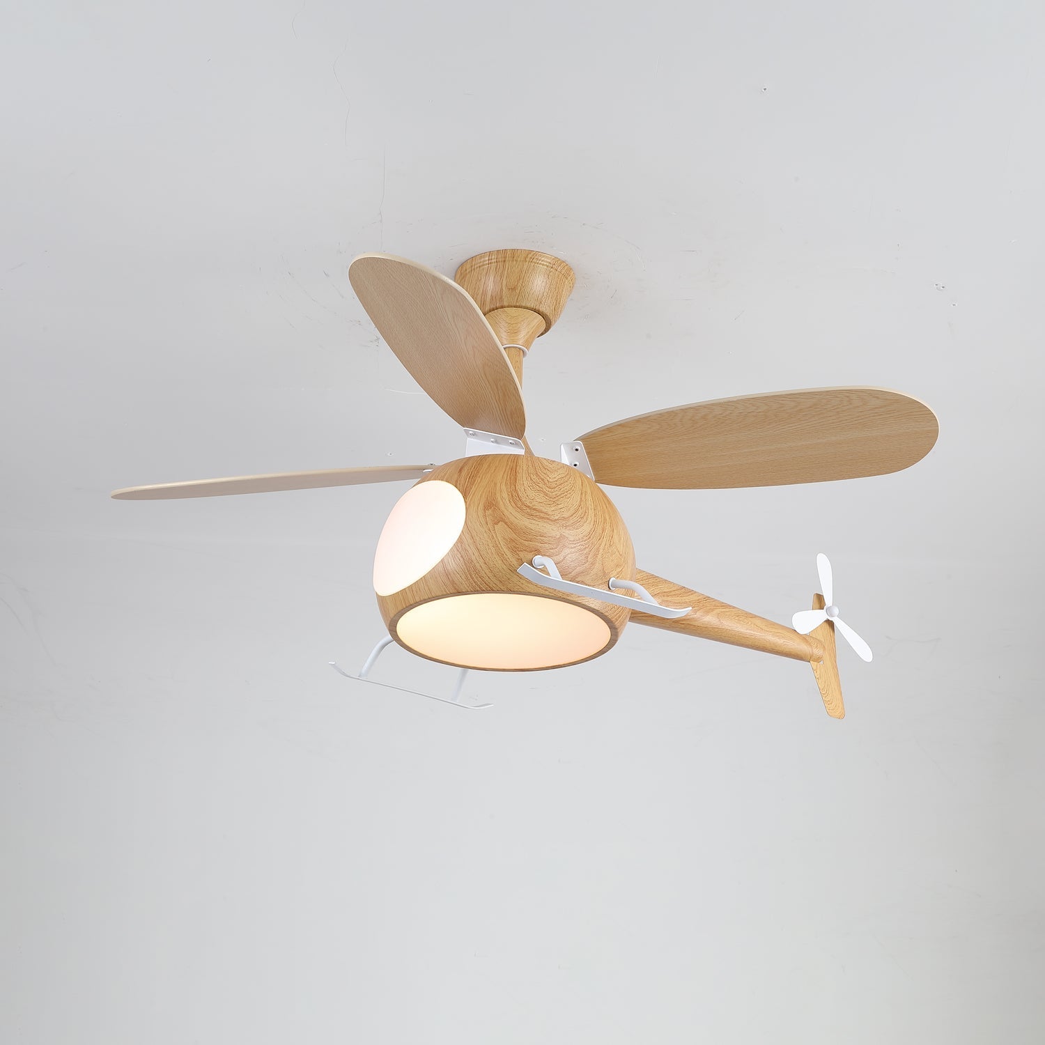 Ventilador de techo Jaraiso con forma de helicóptero