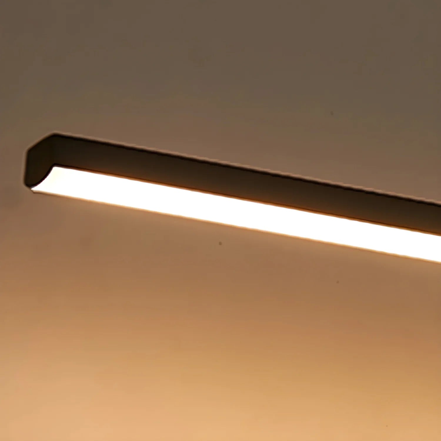 Aplique de pared lineal Costaara