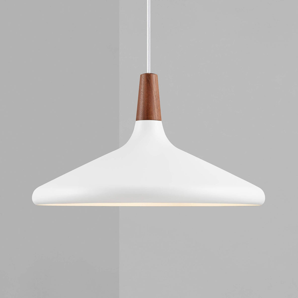 Lámpara colgante cónica Mone