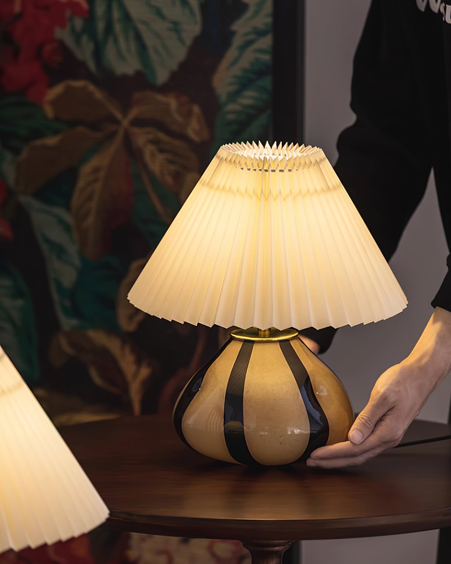 Lámpara de mesa plisada Gema