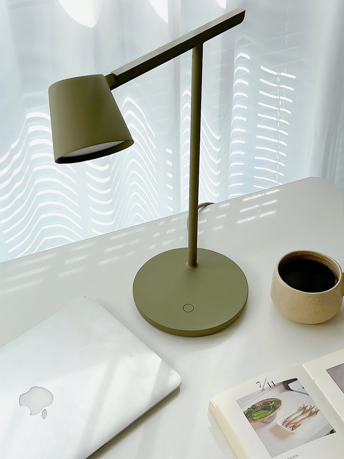 Lámpara de mesa minimalista Mielelo