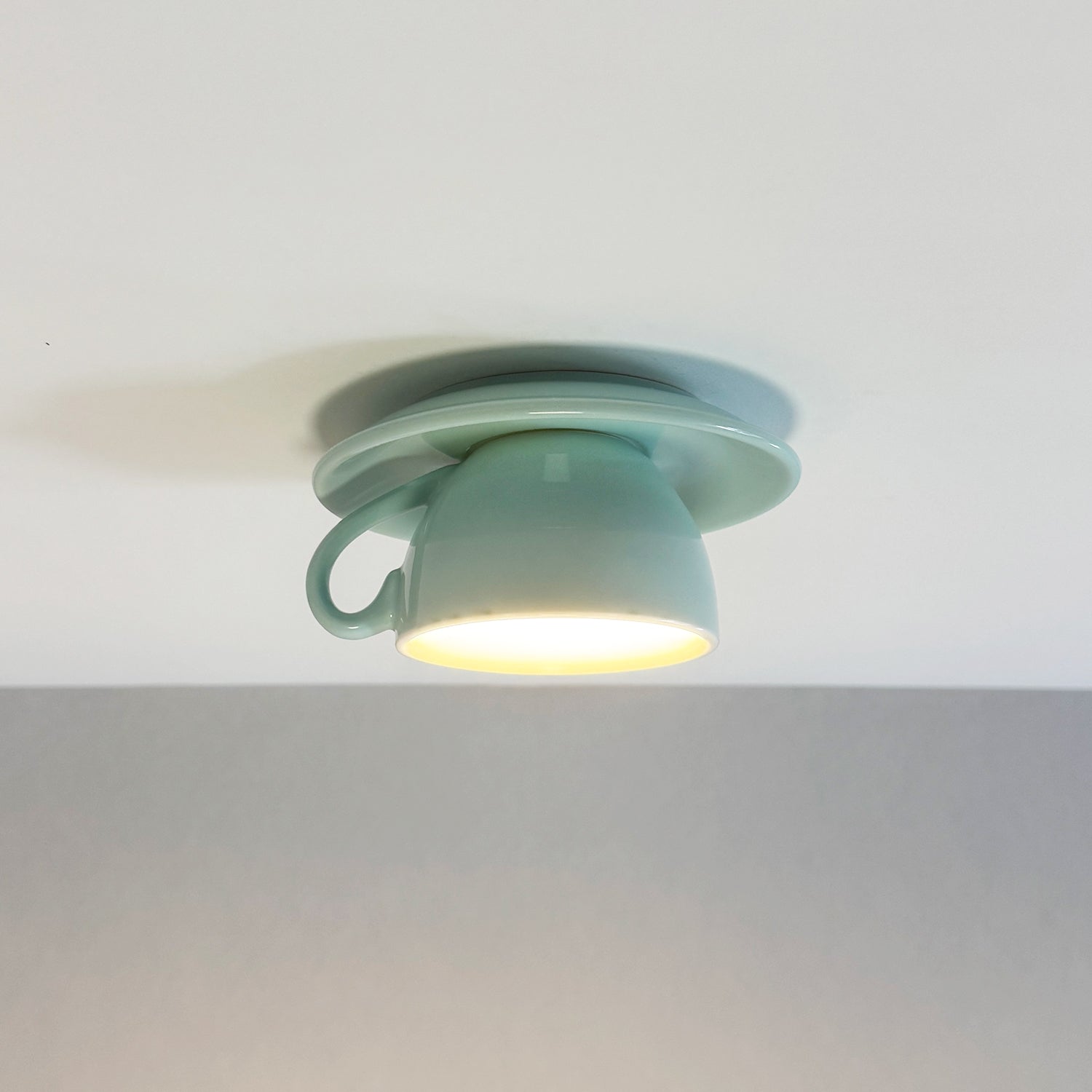 Lámpara de techo Arto con forma de taza de té