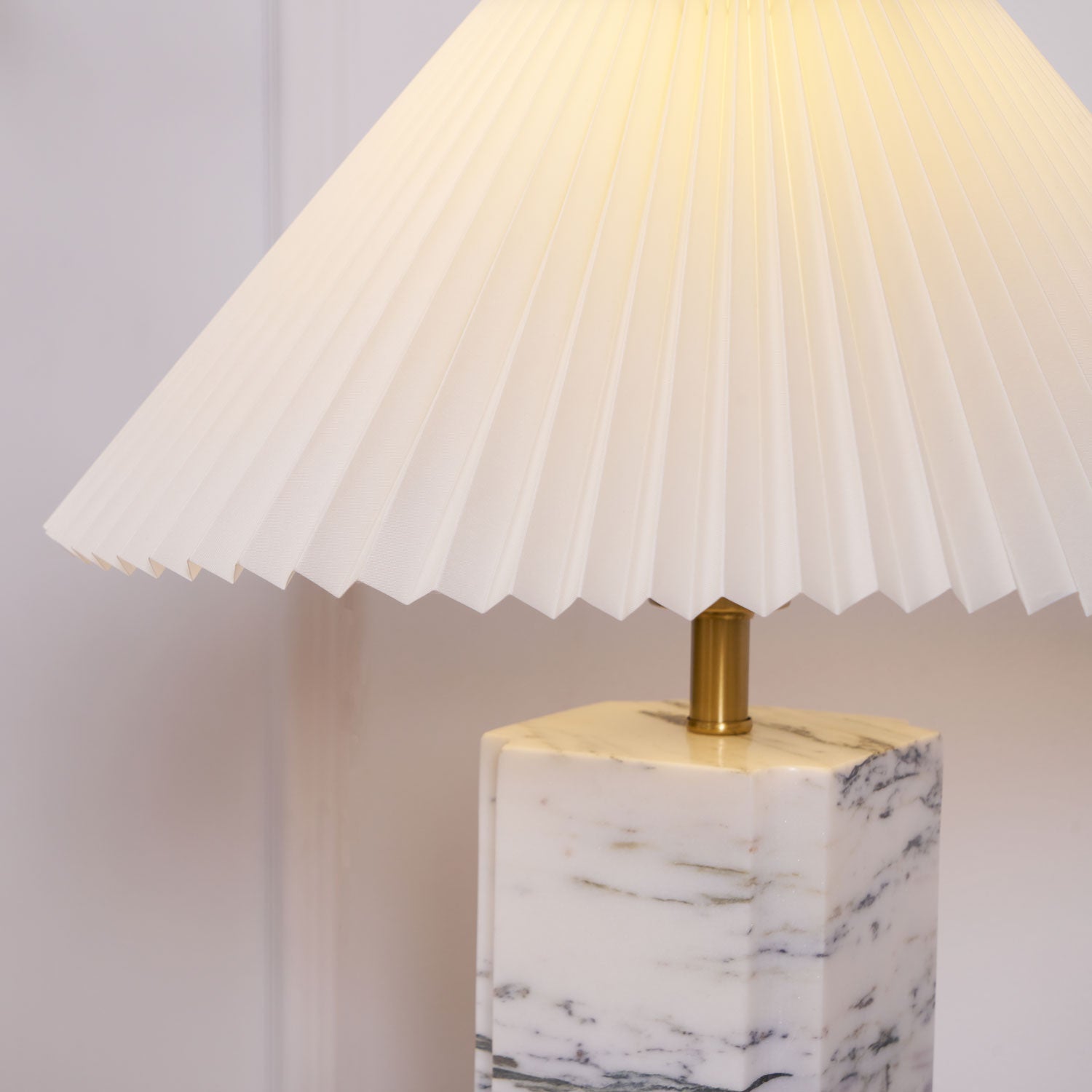 Lámpara de mesa de mármol Lloza