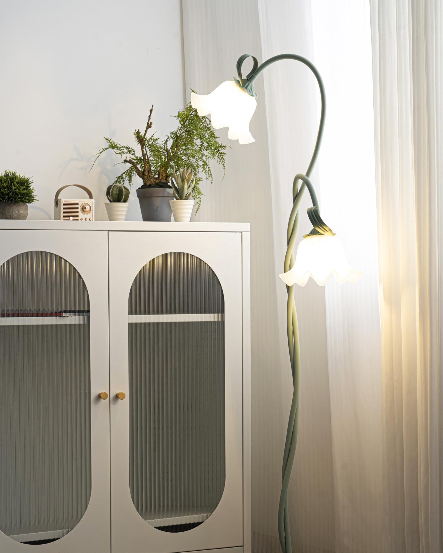 Lámpara de pie floral Cruzo