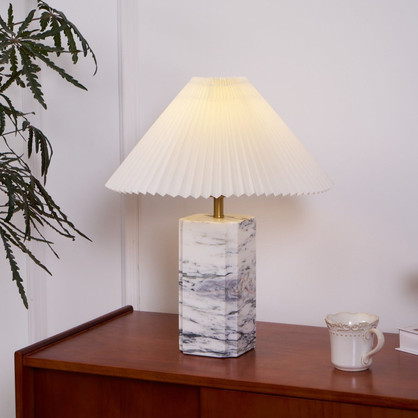 Lámpara de mesa de mármol Lloza
