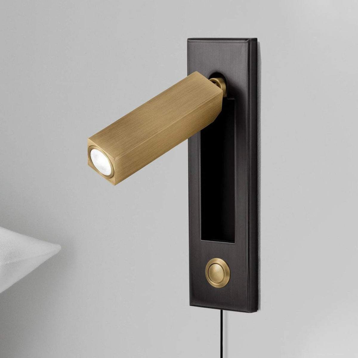 Embedded Bedside Plug-in Sconce – detail 12
