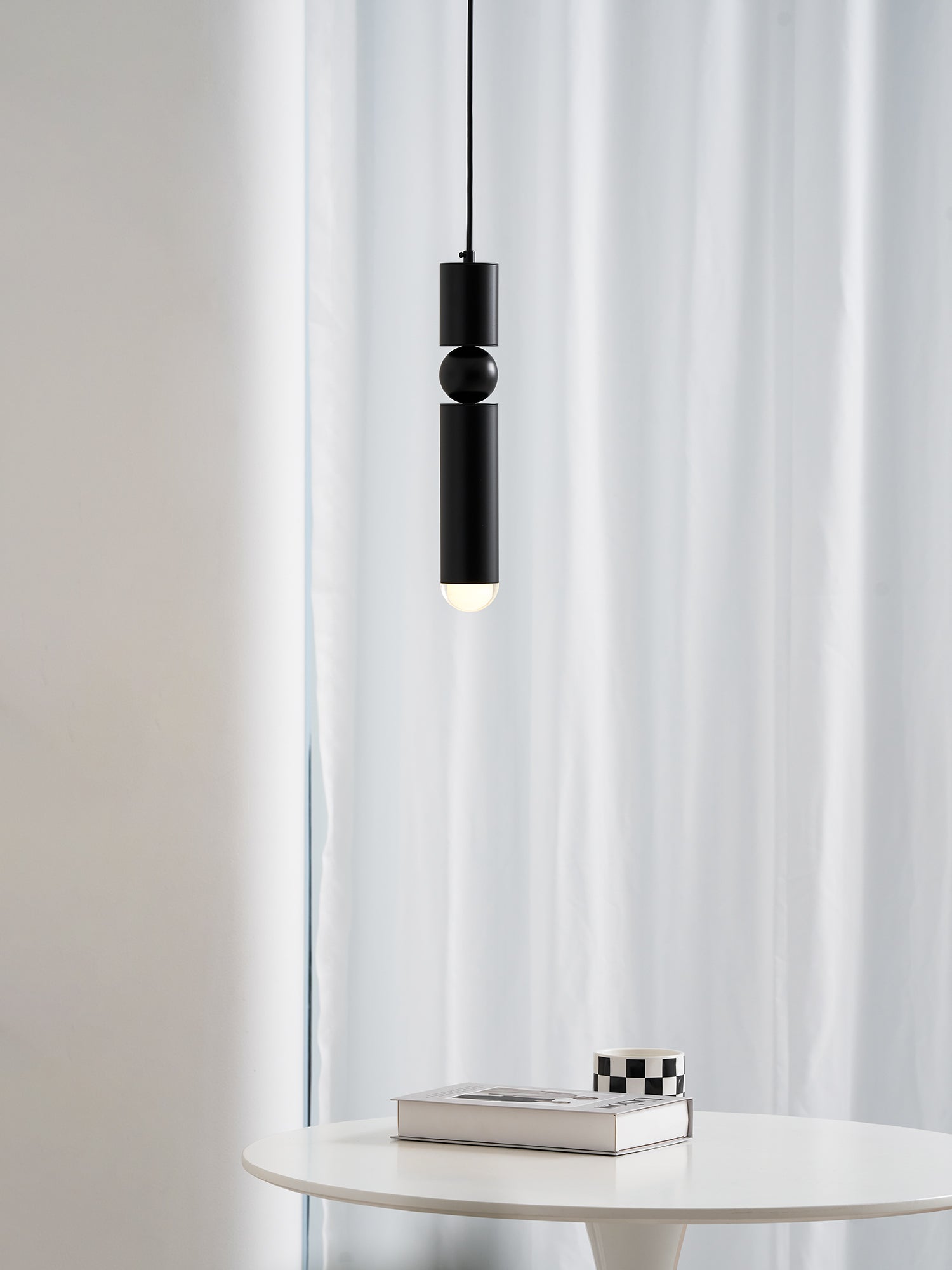 Lámpara colgante tubular Lirioara