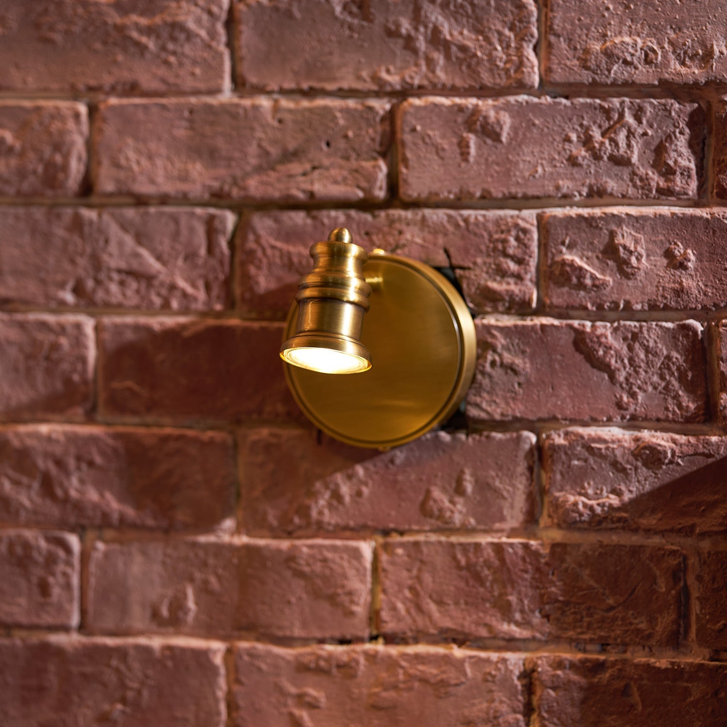 Aplique de pared lineal Moraento