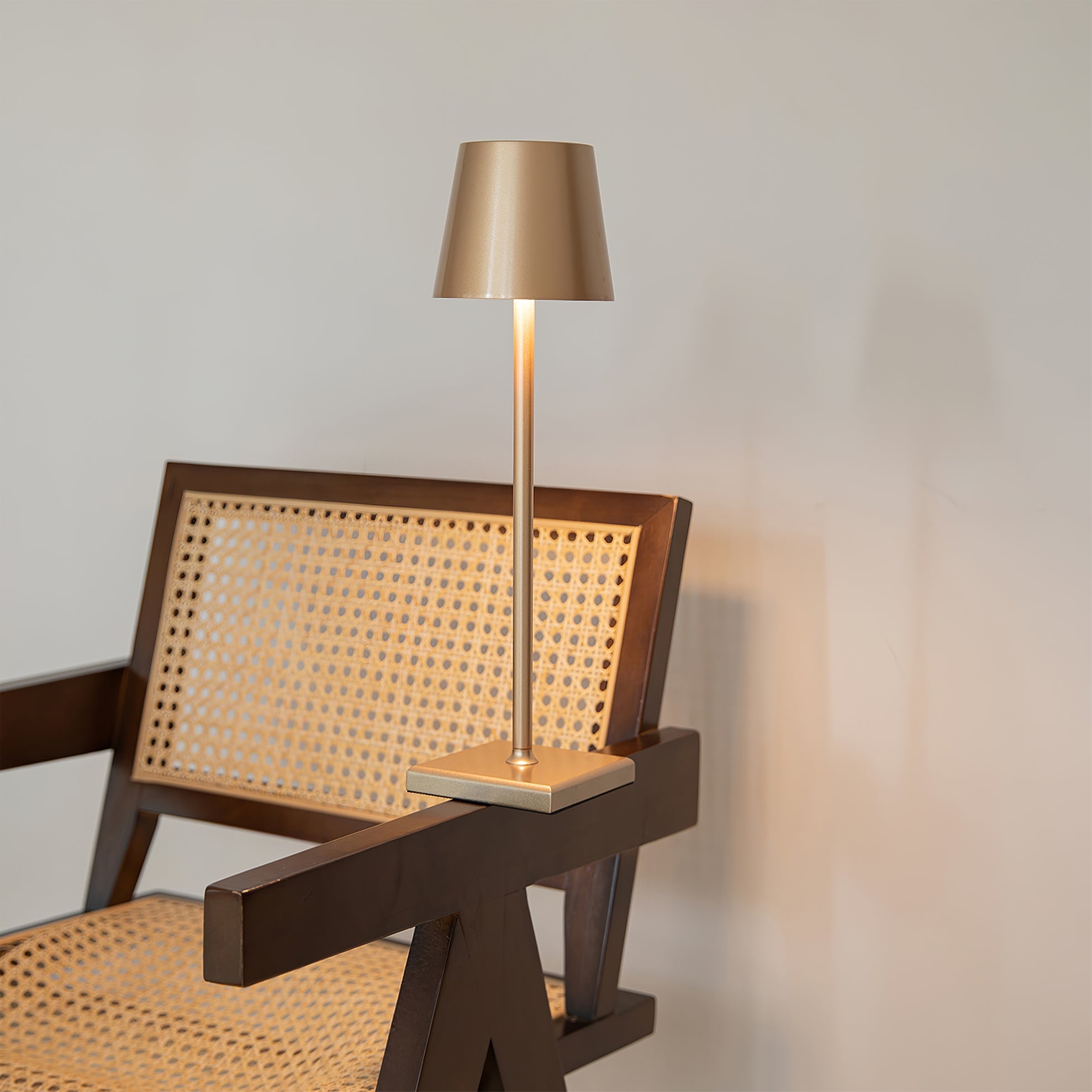 Lámpara de mesa Linebel