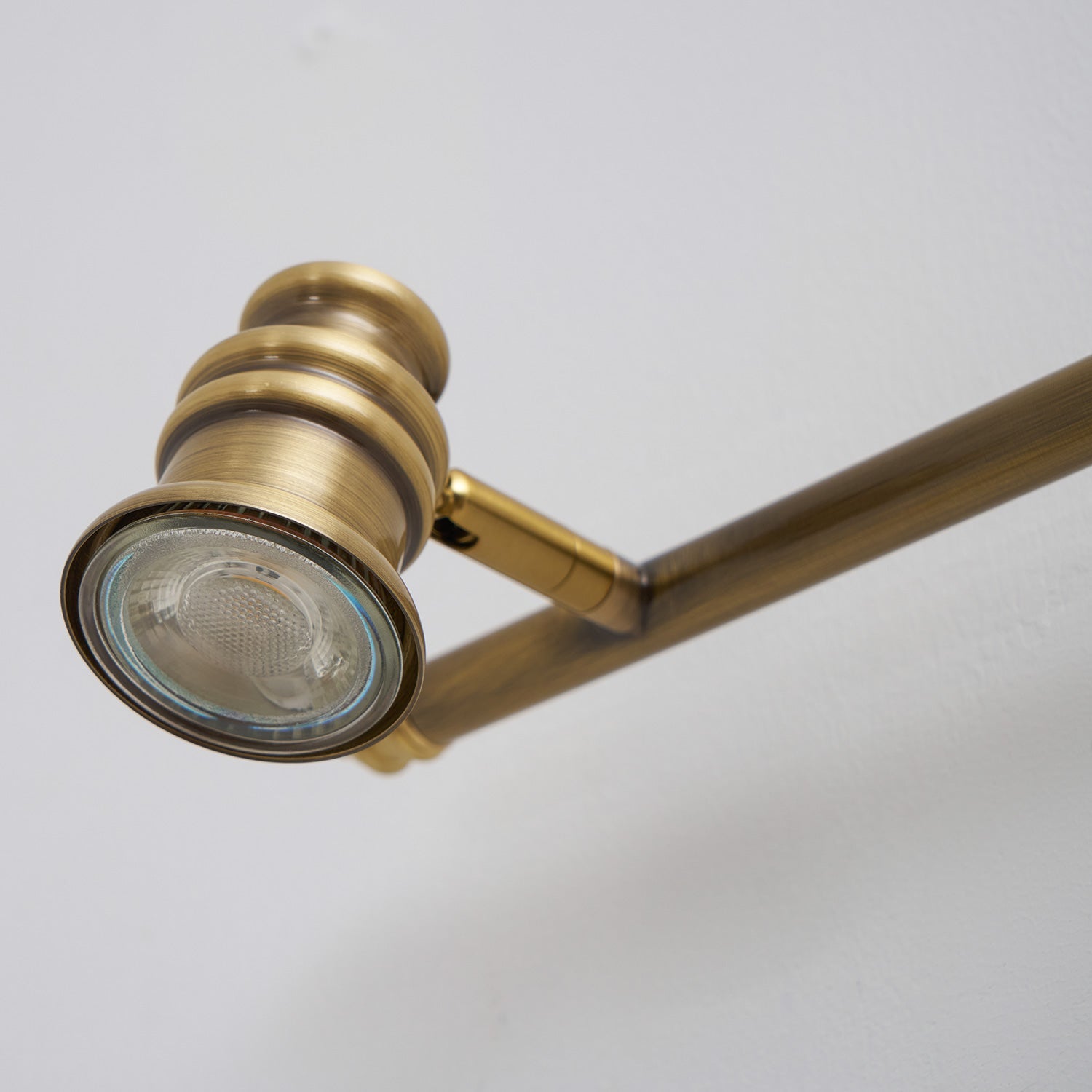 Aplique de pared lineal Moraento