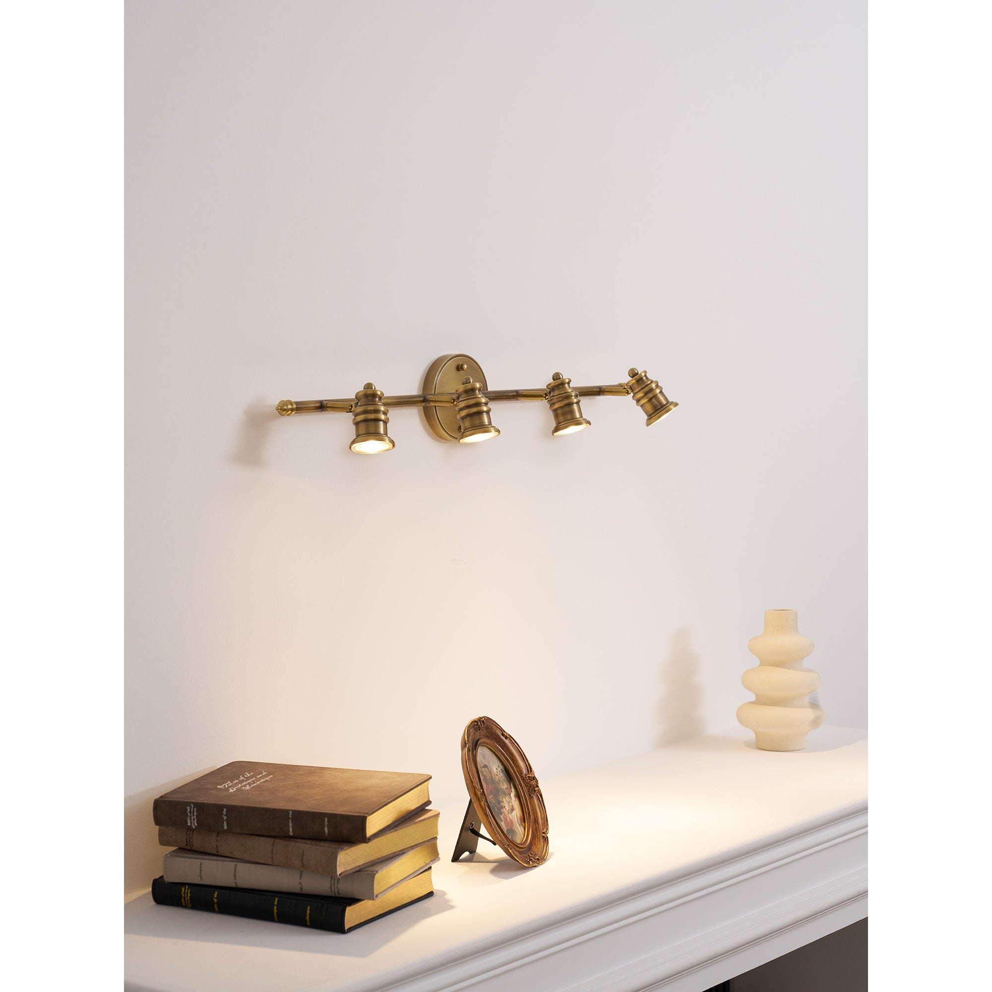 Aplique de pared lineal Moraento