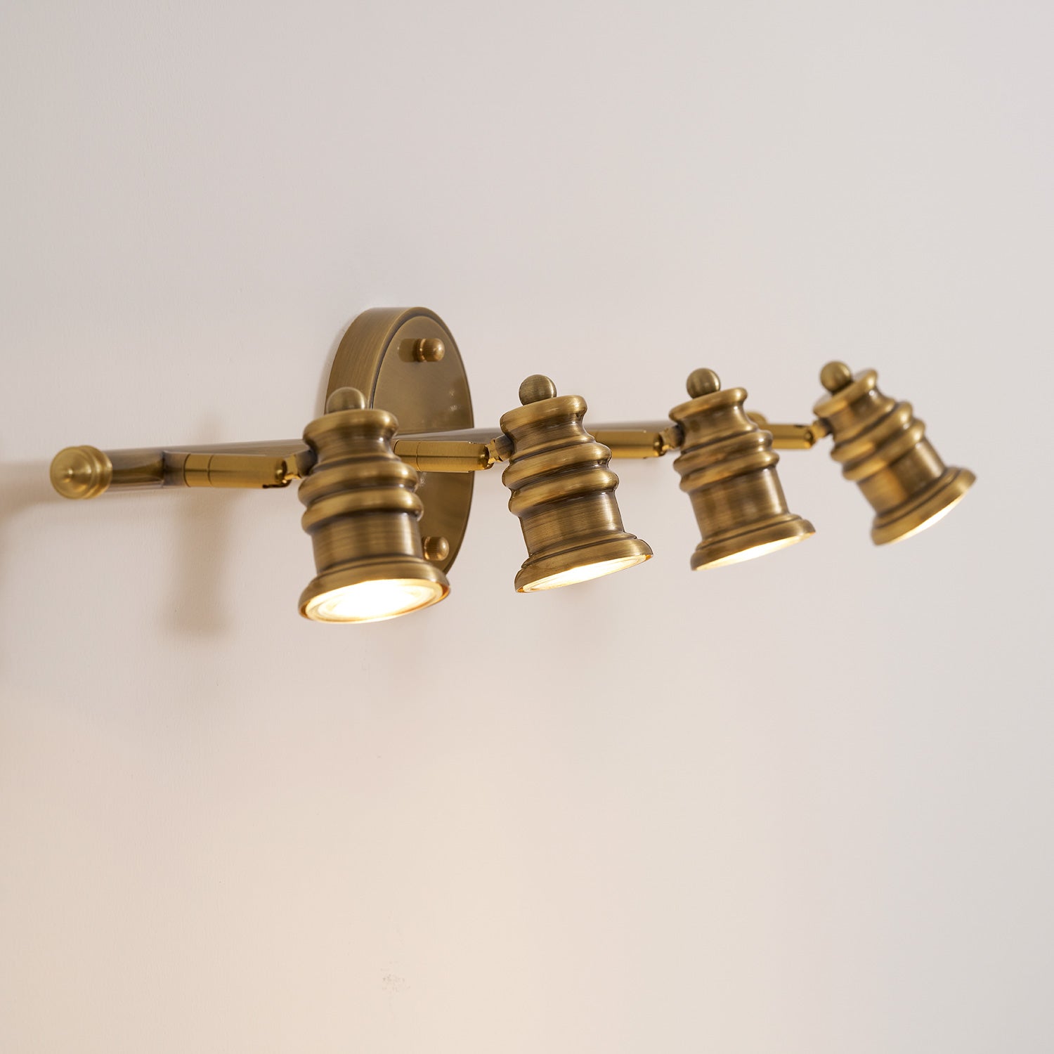 Aplique de pared lineal Moraento