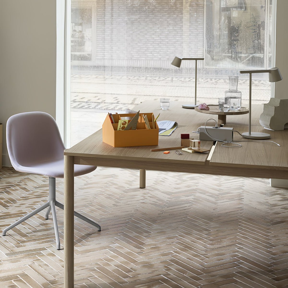 Lámpara de mesa minimalista Mielelo