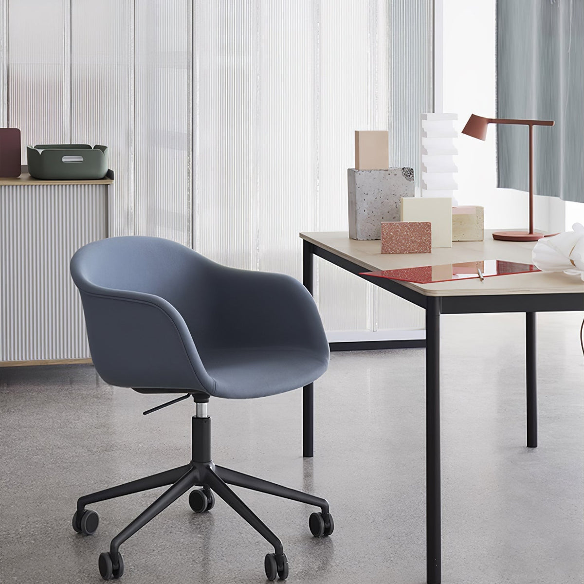 Lámpara de mesa minimalista Mielelo