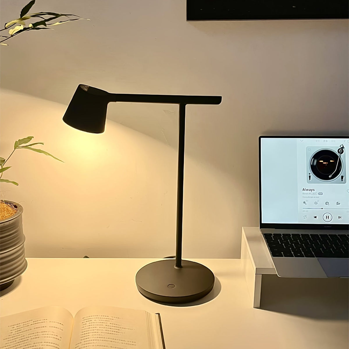 Lámpara de mesa minimalista Mielelo