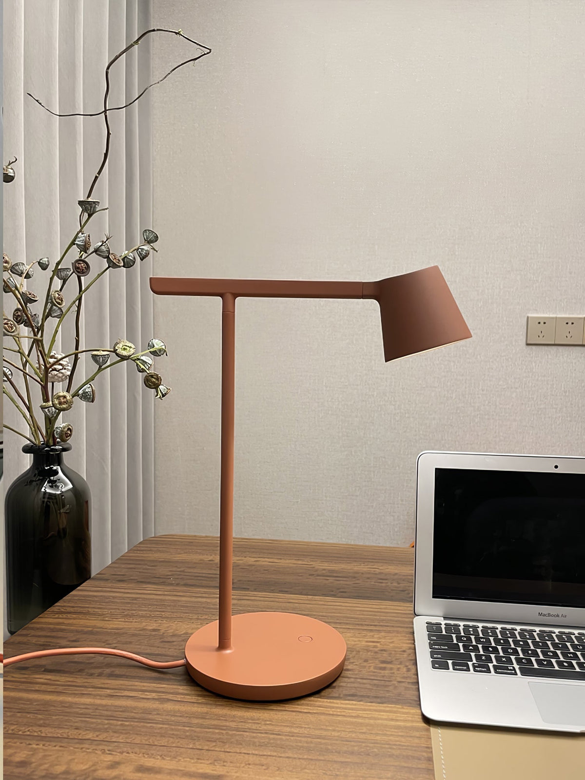 Lámpara de mesa minimalista Mielelo