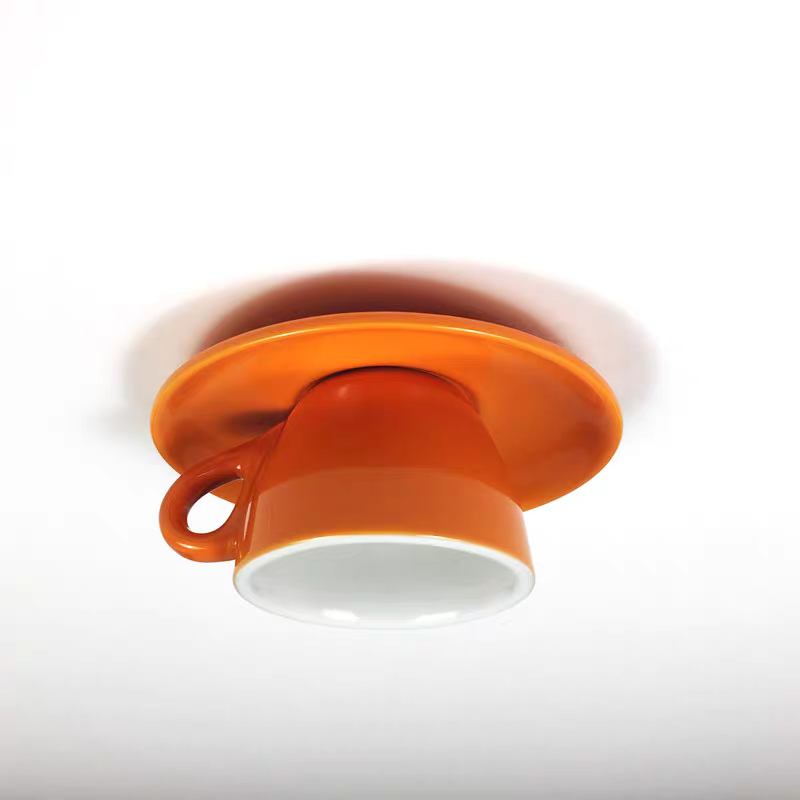 Lámpara de techo Arto con forma de taza de té