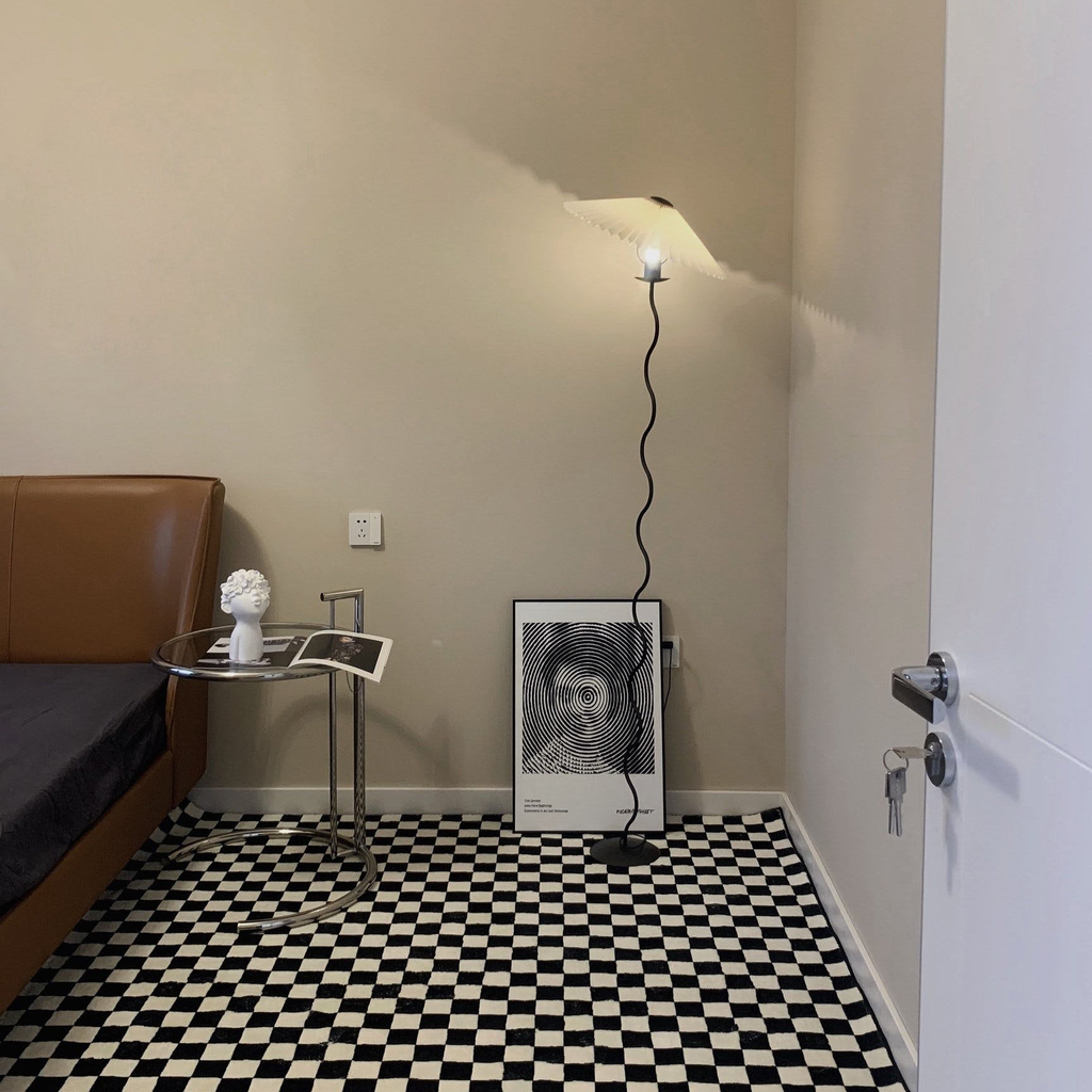 Lámpara de pie ondulada Biaer